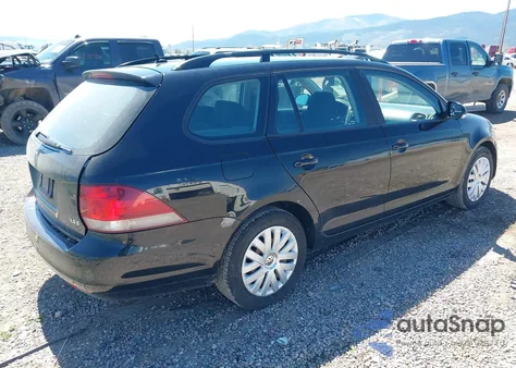 2013 Volkswagen Jetta Sportwagen 2.5L S z USA, uszkodzony, nr VIN 3VWPP7AJ8DM620623